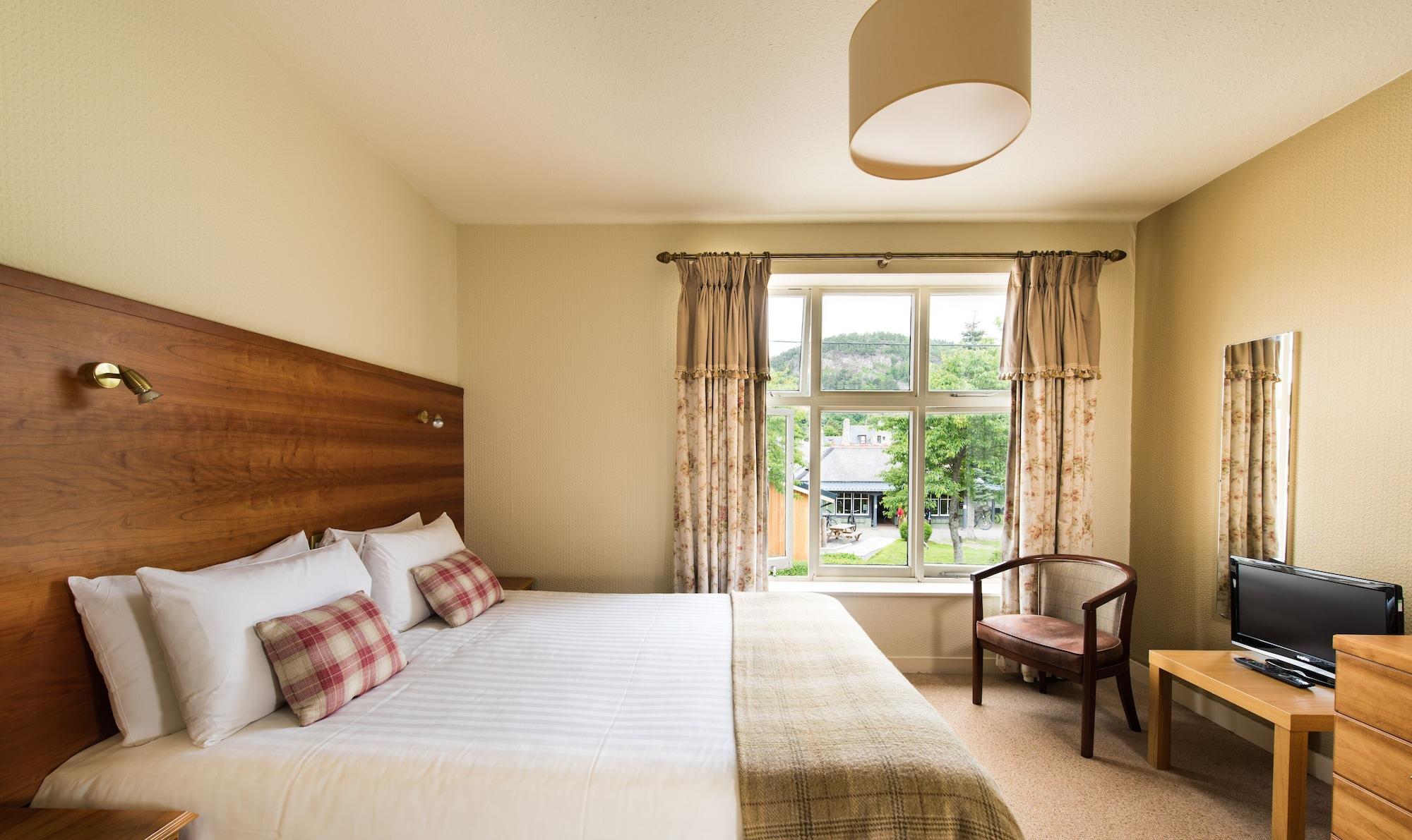 Hotel Balmoral Arms Ballater Exteriér fotografie