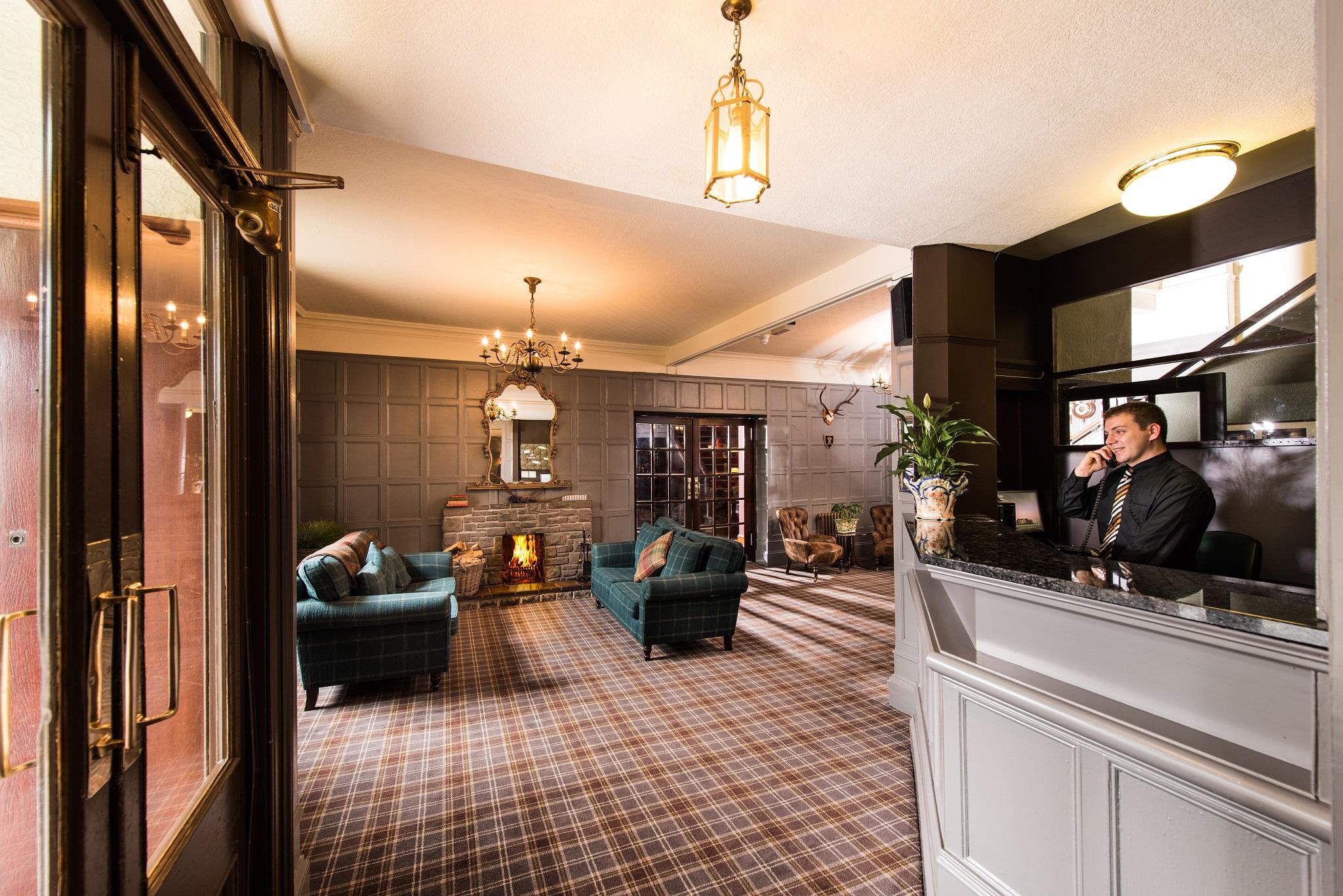 Hotel Balmoral Arms Ballater Exteriér fotografie